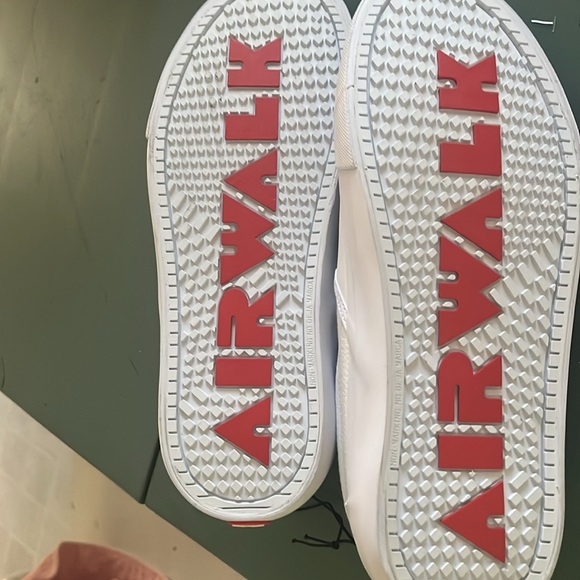 Air walk size 8 new with tags - Picture 2 of 2